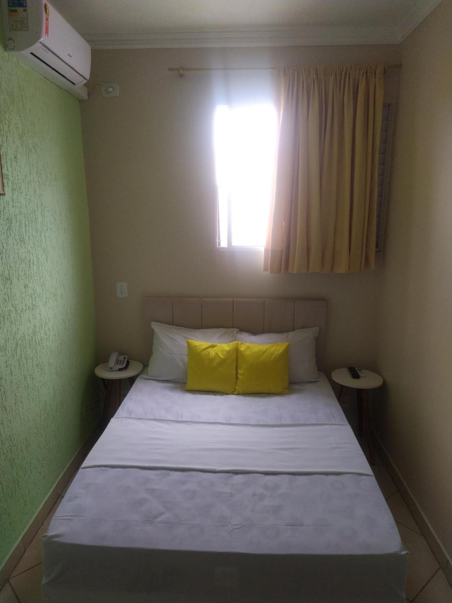 Hotel Dayse Santana de Parnaíba Quarto foto